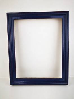 Ręcznie malowana rama do obrazu w odcieniu granatu, z fioletowym i czerwonym akcentem