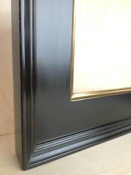 Czarna rama do obrazu na wymiar ze złotym brzegiem 23.5 karat