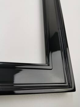 Narożnik ramy lakierowanej na wysoki połysk – lustro w ramie do przedpokoju