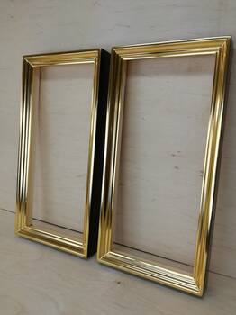 Rama do obrazu pozłacana żółtym złotem płatkowym