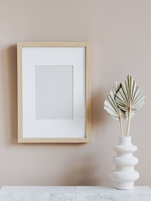 Minimalism and Frames – How to Choose Frames and Mirrors for Minimalist Interiors